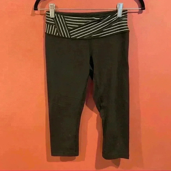 Lululemon Cropped Pants - Picture 2 of 7